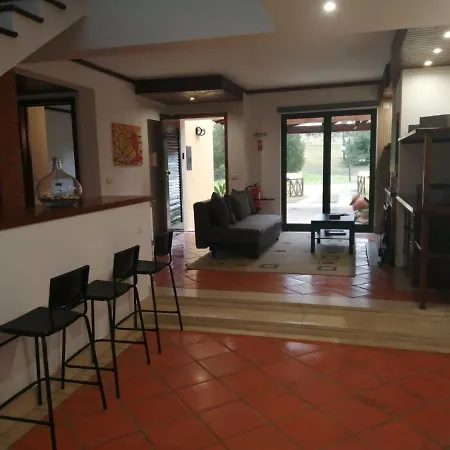 Сasa de vacaciones Lakeside House *